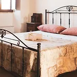 Tenute Donna Franca Farm stay *