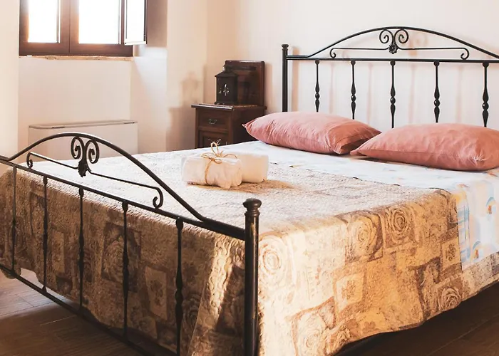 Tenute Donna Franca Фермерский дом *